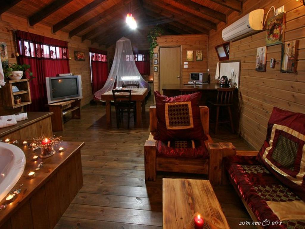 Ha'Bait Ba'Kfar Guesthouse Bruchim Qela' Alon Cameră foto